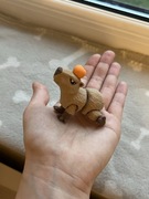 Flexi figurka 3D mała kapibara z pomarańczą fidget toy ozdoba dekoracja