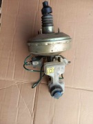 Serwo z pompą hamulcową i korektorem siły hamowania