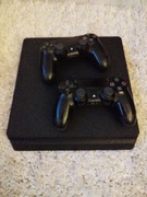 PS4 slim plus dwie gry stan idealny