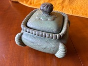 Dekoracyjna ceramiczna szkatułka vintage