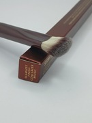 Nowy pędzel do korektora Hourglass vanish 
