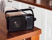 RADIO KUCHENNE PRZENOŚNE SIECIOWO-BATERYJNE FM AM SW ANTENA JACK BLOW RA 15