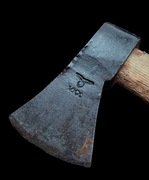 Zabytkowa siekiera Wermacht typ 1400 z orłem,