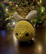 pluszak pszczoła na szydełku