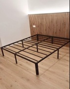 Metalowa rama łóżka czarna z metalu 140x200 loft proste loftowe