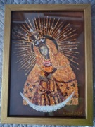 Obraz-Matka Boska Ostrobramska- bursztyny na płótnie. 