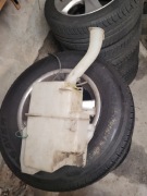 Zbiornik płynu spryskiwaczy Outlander I pompka 