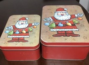 Blaszane pudełka z motywem świątecznym