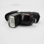 NIKON D90+obiektywy,lampa błyskowa,filtr