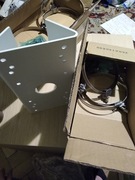 Adapter słupowy do uchwytów i puszek