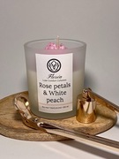 Ręcznie robiona świeca – Rose Petals & White Peach Pojemność: 230 ml 