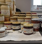 Miód kremowany z owocami liofilizowanymi malina