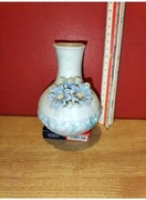 Wazonik pękaty z kwiatkami