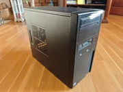 Obudowa komputerowa z napędem CD-ROM, czytnikiem kart pamięci, USB 3.0