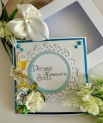 Kartka Komunijna dla chłopca z pudełkiem