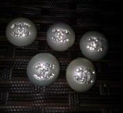 5 guzików z logo Chanel