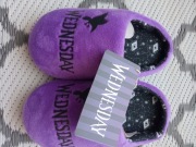 Kapcie dziecięce inspirowane serialem Wednesday  32/33