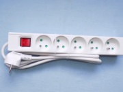 PRZEDŁUŻACZ LISTWA ZASILAJĄCA - 5 GNIAZD Z UZIOMEM - Z WYŁĄCZNIKIEM- 1,5 M.