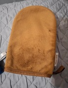 Rekawica Body Tones do rozprowadzania samoopalacza