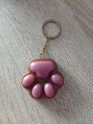 Łapka kocia. Brelok na klucze, do plecaka.