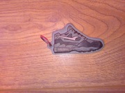 Brelok breloczek do kluczy zawieszka w kształcie buta sportowego Dynax