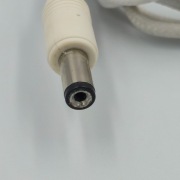 Kabel USB A – DC  5.5/2.1mm 1,5m, biały, do lamp, urządzeń