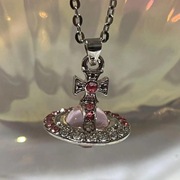 naszyjnik Vivienne Westwood różowy coquette Orb Collar saturn Nana srebrny