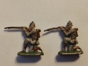 stara zabawka , 2 figurki żołnierzy prawdopodobnie lata 30