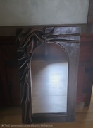 Lustro w skórzanej ramie