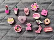 Przypinki do butów  crocs różowe dla dziewczynki 