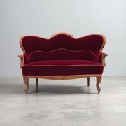 Lata 20-30. XX wieku, Duńska sofa dwuosobowa, welur, po renowacji.