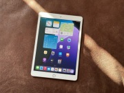 Apple iPad 7 gen 32GB Wi-fi Srebrny 10.2" - bardzo dobry stan