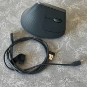 Mysz Logitech MX Vertical bluetooth Ergonomiczna wygodna KOMPLET mało używ.