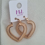 Damskie modne stylowe kolczyki Xuping M&L ażurowe serca stal chirurgiczna