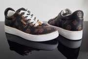 Buty GUESS BETEA - Sneakersy/trampki