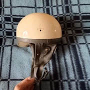 Kask Orzeszek Nitron z epoki PRL-u Szara skóra