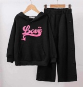 Czarny komplet zestaw bluza Love + spodnie r. 104 