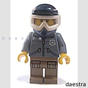 LEGO City FIGURKA cty0830 Policjant w kasku, gogle (jak NOWY)