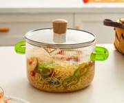 Garnek szklany o pojemności 1,6l. Z dziubkiem.