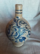 Antyczny garnek, glazurowany wodoodporny dzbanek z kamionki.