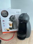 Ekspres do kawy na kapsułki Dolce Gusto KRUPS KP100B Piccolo