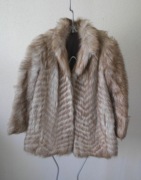 Futro ze srebrnych lisów w jodełkę