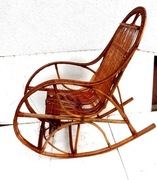 FOTEL NA BIEGUNACH BUJANY, WIKLINOWY, uszkodzony