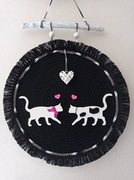 DEKORACJA PREZENT WISZĄCA NA ŚCIANĘ KOTKI MAKRAMA 