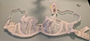 Biustonosz stanik Triumph Beauty Full Darling  W02 65F biały