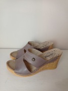 Skórzane klapki damskie na koturnie Łuk but rozmiar 40