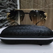 Nowe okulary z etui przeciwsłoneczne 