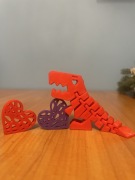 Dinozaur z motywem serduszek + 2 serca