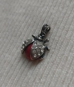 Zawieszka srebrny wisiorek z biedronką koral naturalny srebro cyrkonie