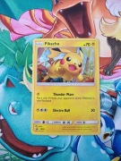 Pikachu Holo Sun & Moon Promo stan jak na zdjęciach
